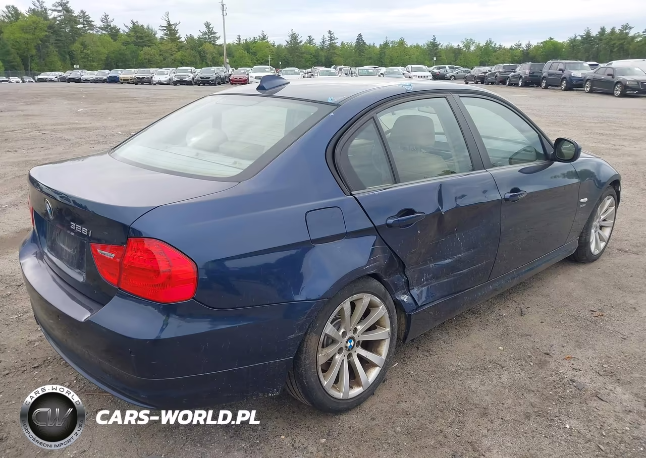 2011 BMW 328I xDrive VIN:WBAPK5C51BA653881 - 4