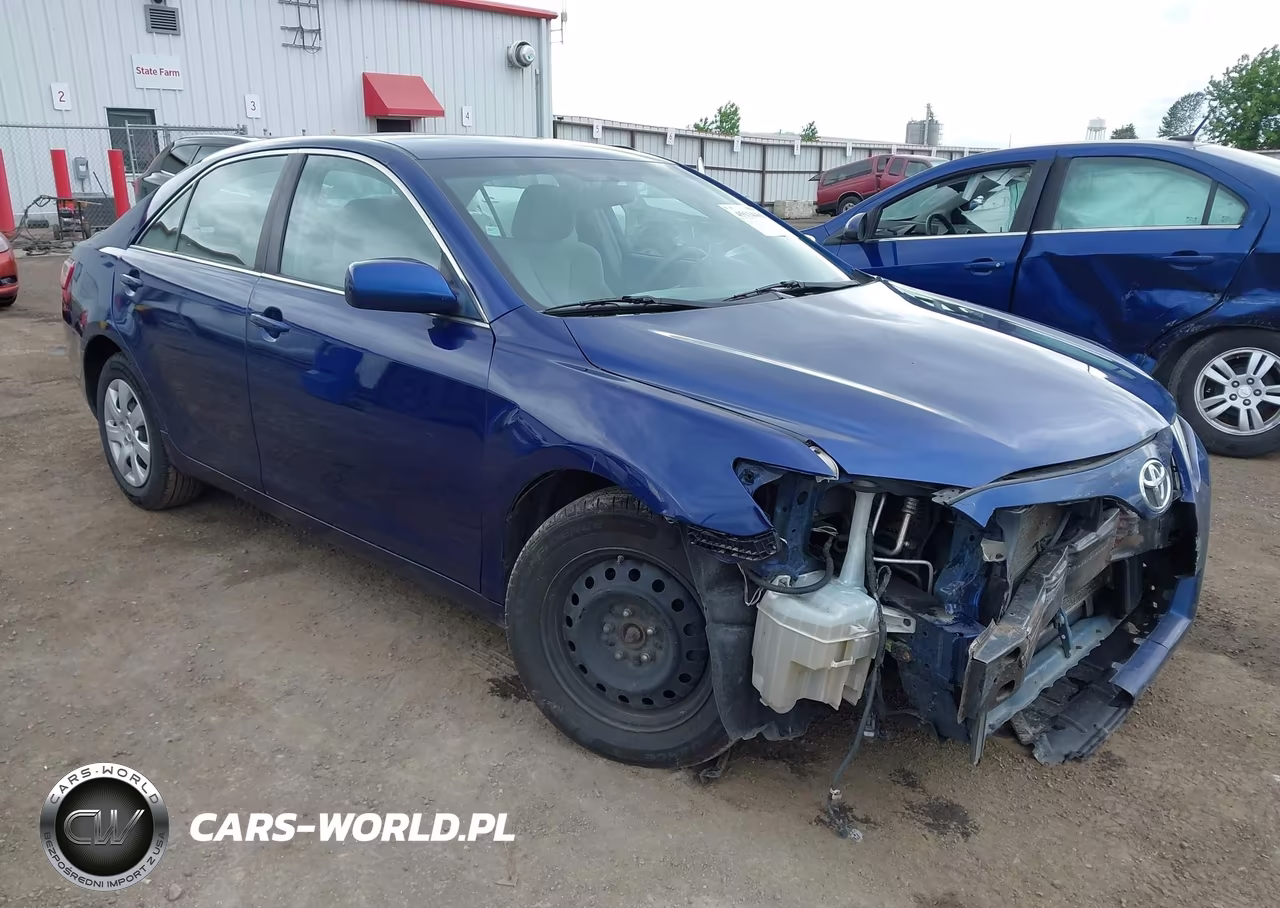 2011 Toyota Camry Le – zdjęcie 1 z 17