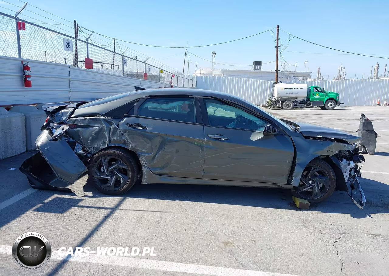 2026 Hyundai Elantra Sel Sport VIN:KMHLM4DG9TU100106 - 14