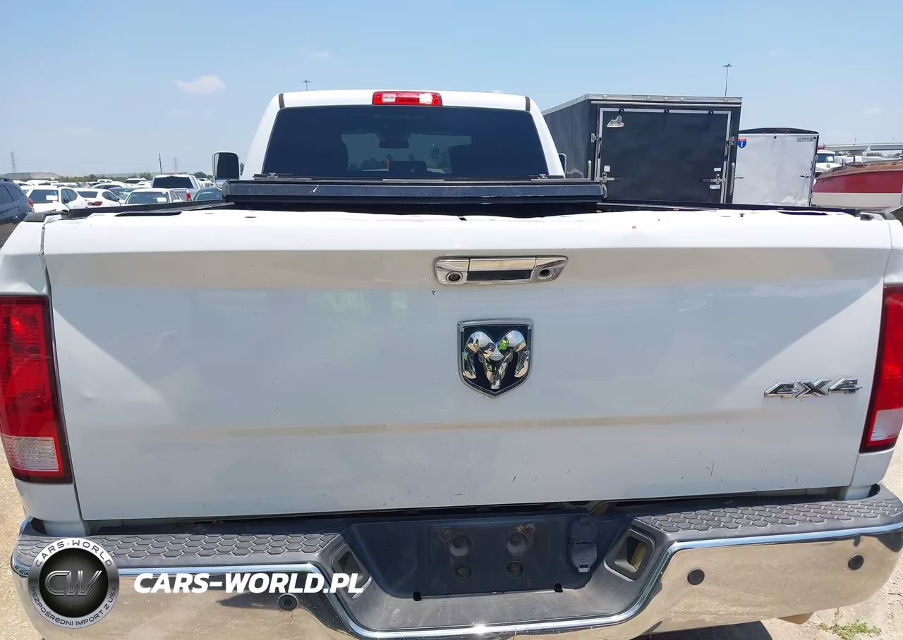 2017 Ram 3500 Tradesman 4X4 8' Box VIN:3C63RRGLXHG751919 - 17