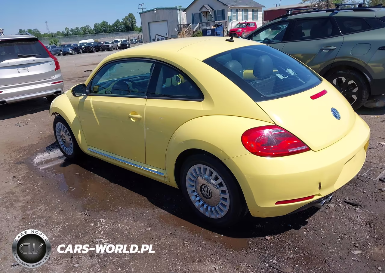 2013 Volkswagen Beetle 2.5L VIN:3VWJX7AT8DM681185 - 3
