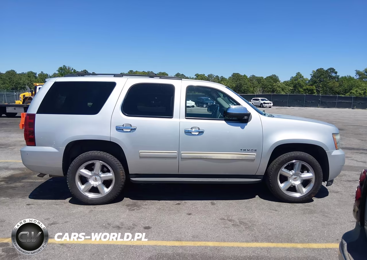 2013 Chevrolet Tahoe Ls VIN:1GNSCAE02DR240061 - 13