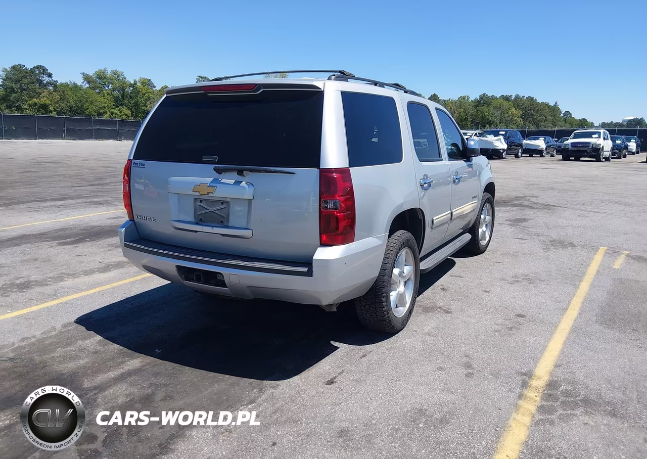 2013 Chevrolet Tahoe Ls VIN:1GNSCAE02DR240061 - 4