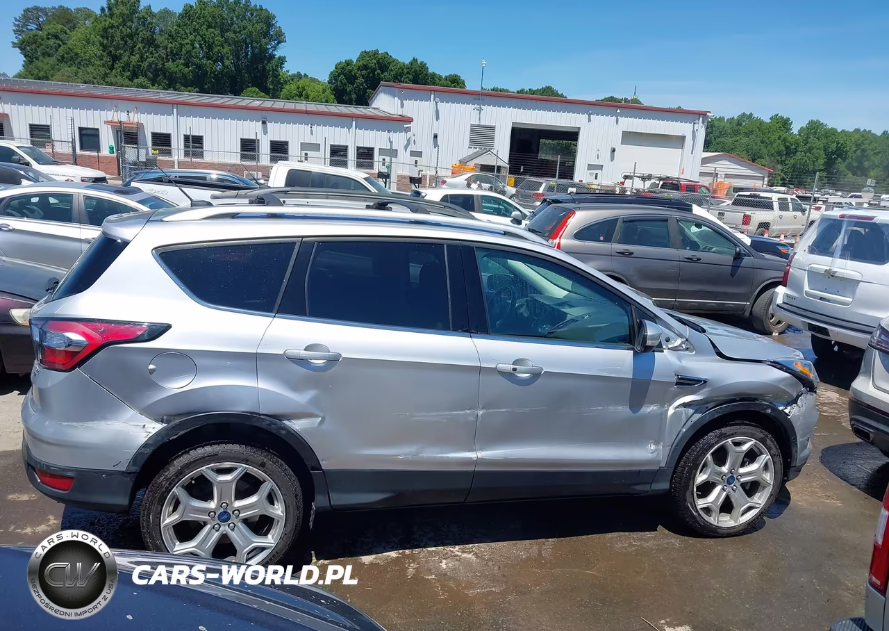 2017 Ford Escape Titanium VIN:1FMCU9J91HUE02502 - 13