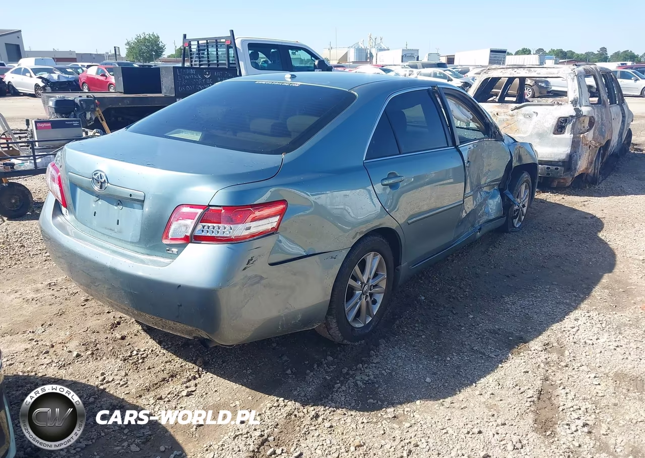2011 Toyota Camry Le VIN:4T4BF3EKXBR123496 - 4