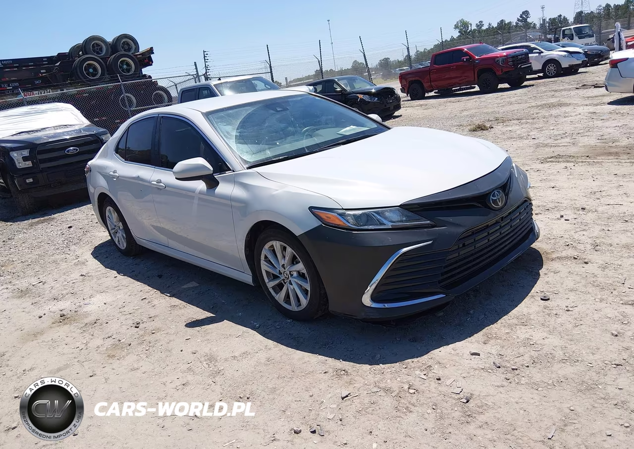 2023 Toyota Camry Le – zdjęcie 1 z 16
