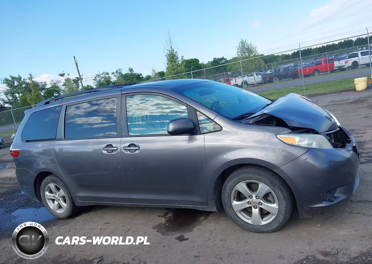 2017 Toyota Sienna Le 8 Passenger VIN:5TDKZ3DC3HS824149 - 14
