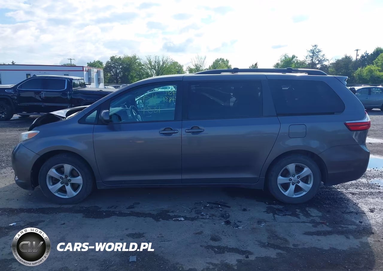 2017 Toyota Sienna Le 8 Passenger VIN:5TDKZ3DC3HS824149 - 15