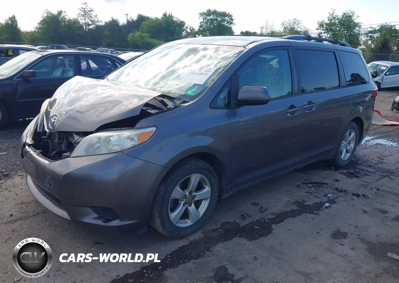 2017 Toyota Sienna Le 8 Passenger VIN:5TDKZ3DC3HS824149 - 2