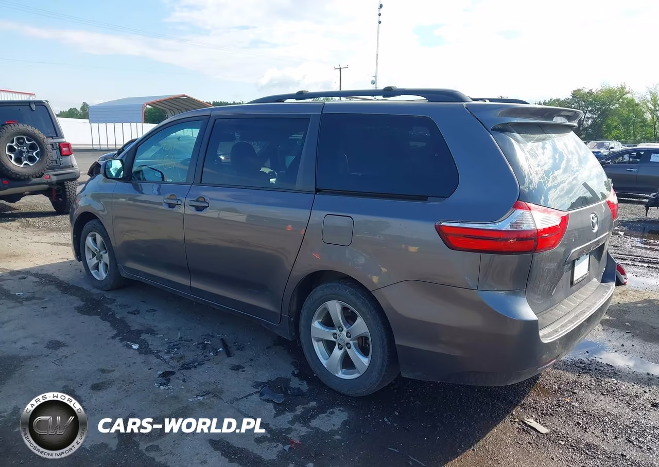 2017 Toyota Sienna Le 8 Passenger VIN:5TDKZ3DC3HS824149 - 3