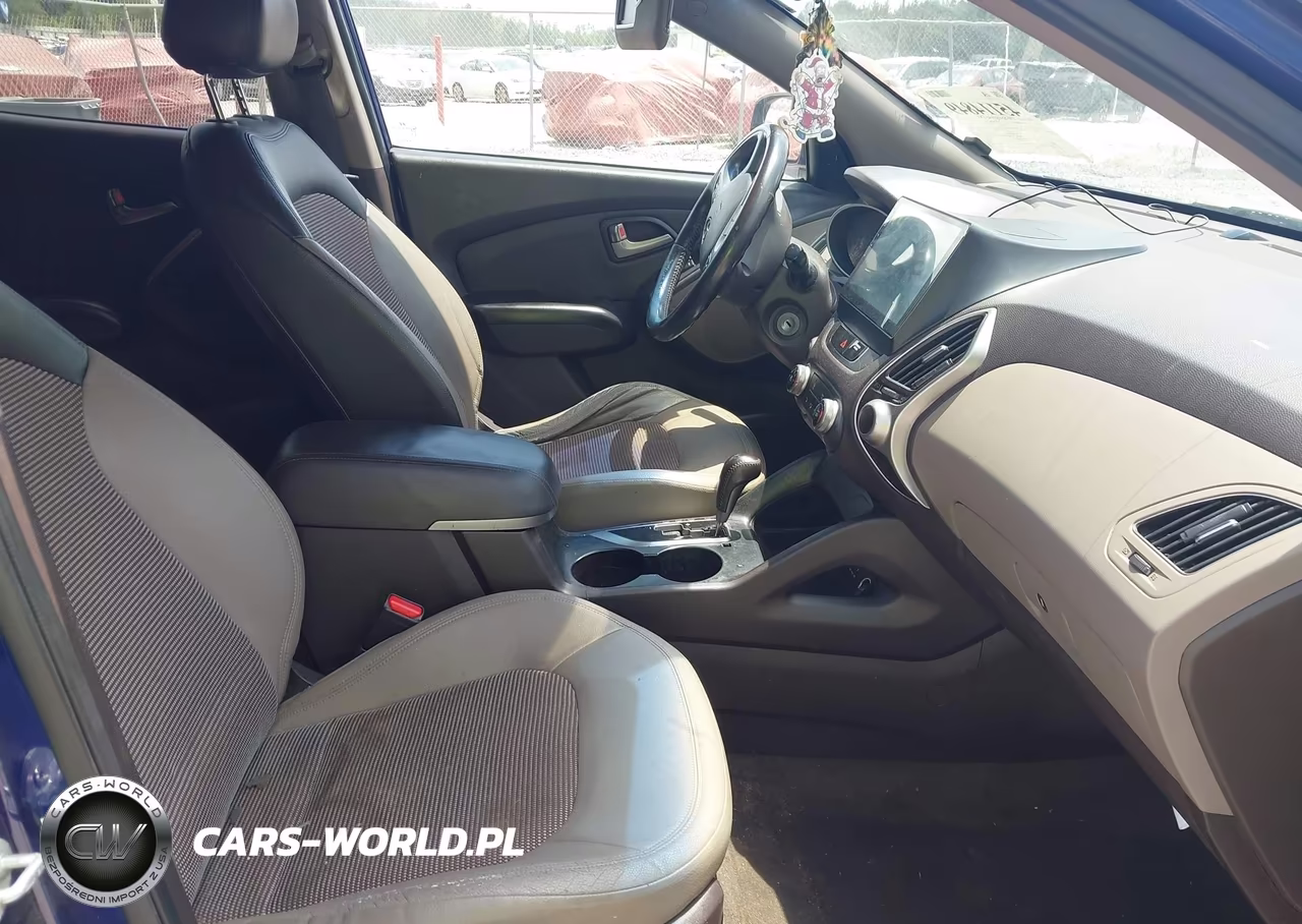 2011 Hyundai Tucson Gls VIN:KM8JU3AC2BU137581 - 5