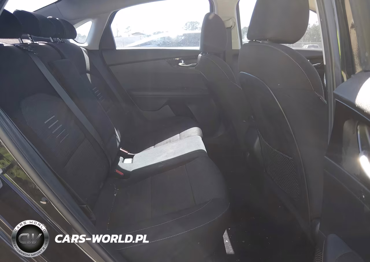 2019 Kia Forte S VIN:3KPF34AD0KE044293 - 8