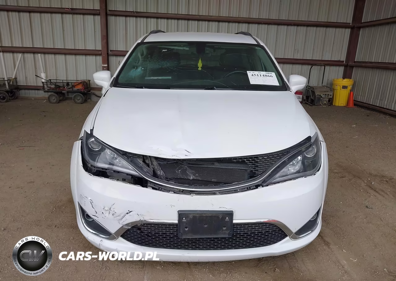 2018 Chrysler Pacifica Touring L VIN:2C4RC1BG6JR290427 - 12