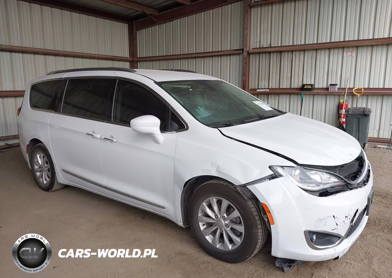 2018 Chrysler Pacifica Touring L VIN:2C4RC1BG6JR290427 - 6