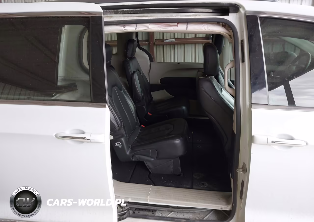 2018 Chrysler Pacifica Touring L VIN:2C4RC1BG6JR290427 - 8