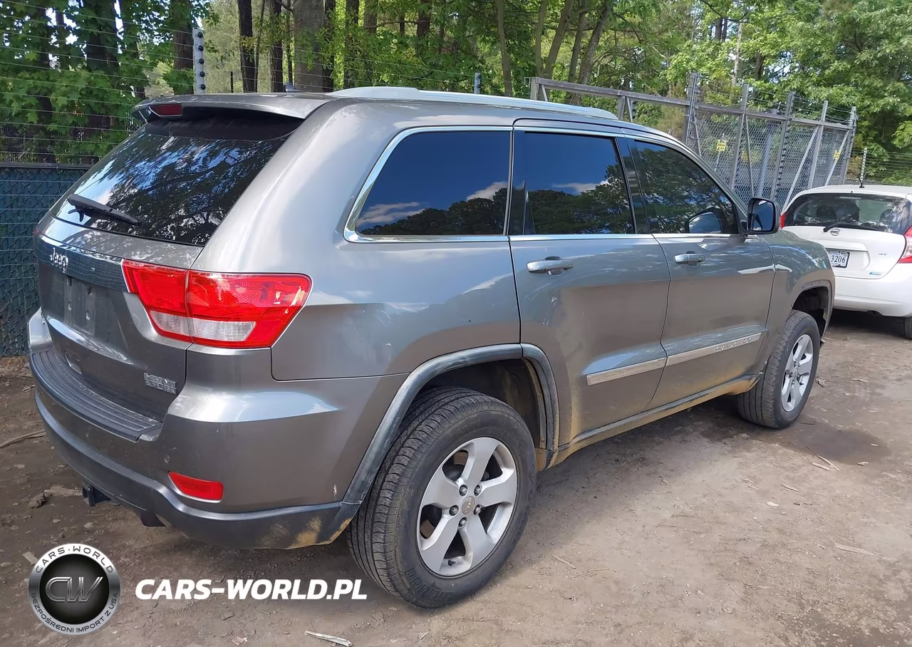 2012 Jeep Grand Cherokee Laredo VIN:1C4RJFAT1CC111868 - 4