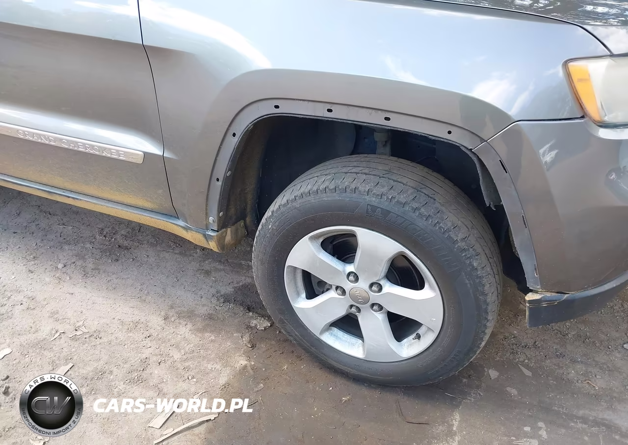2012 Jeep Grand Cherokee Laredo VIN:1C4RJFAT1CC111868 - 6