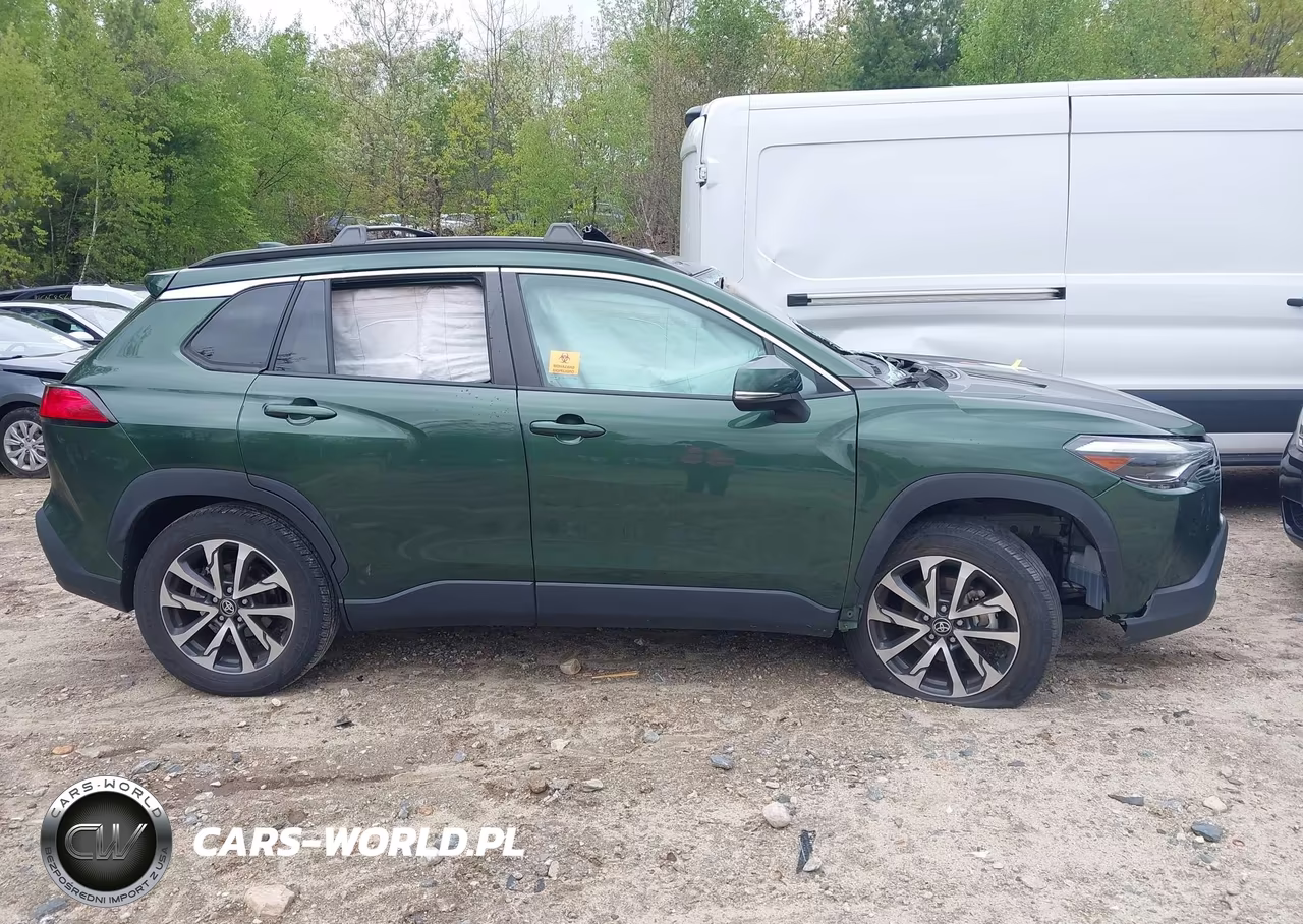 2022 Toyota Corolla Cross Xle VIN:7MUDAABG1NV014479 - 12