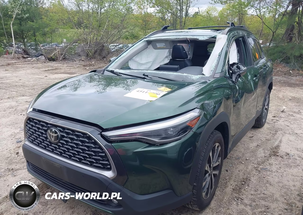 2022 Toyota Corolla Cross Xle VIN:7MUDAABG1NV014479 - 2