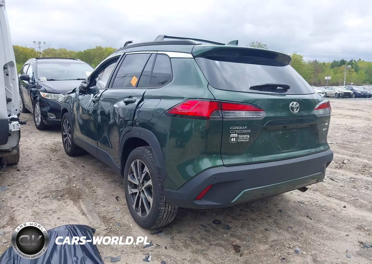 2022 Toyota Corolla Cross Xle VIN:7MUDAABG1NV014479 - 3