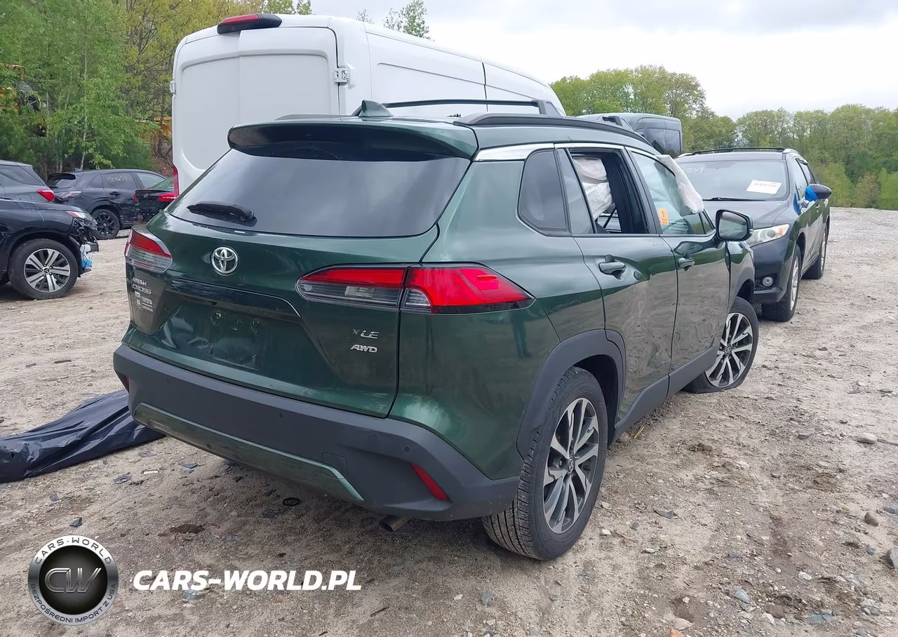 2022 Toyota Corolla Cross Xle VIN:7MUDAABG1NV014479 - 4