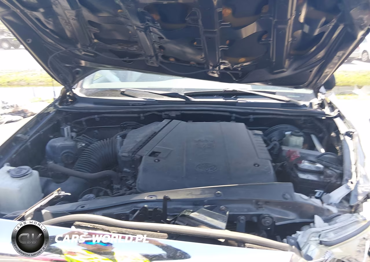 2015 Toyota Tacoma Prerunner V6 VIN:3TMJU4GN8FM190444 - 10