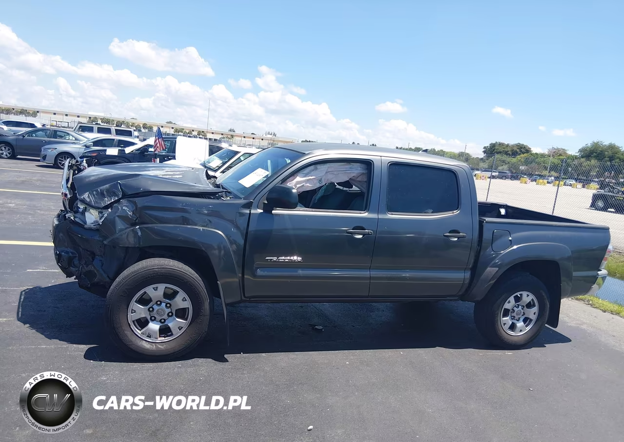 2015 Toyota Tacoma Prerunner V6 VIN:3TMJU4GN8FM190444 - 14