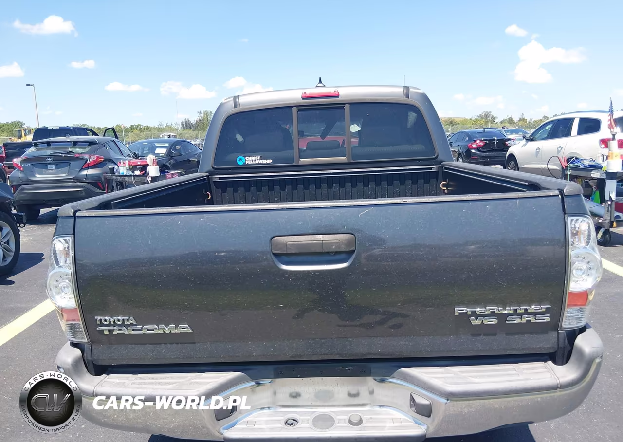 2015 Toyota Tacoma Prerunner V6 VIN:3TMJU4GN8FM190444 - 16