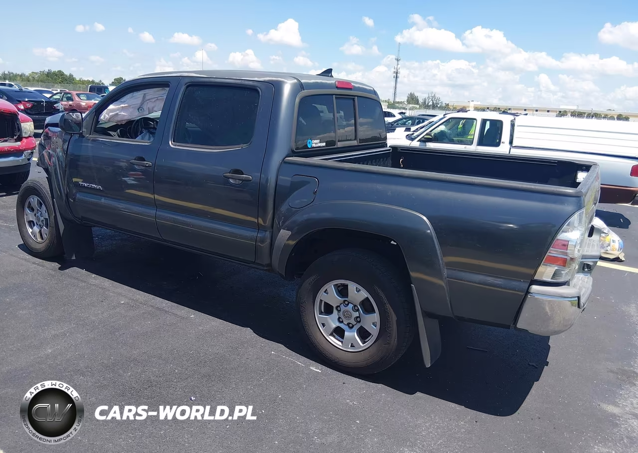2015 Toyota Tacoma Prerunner V6 VIN:3TMJU4GN8FM190444 - 3