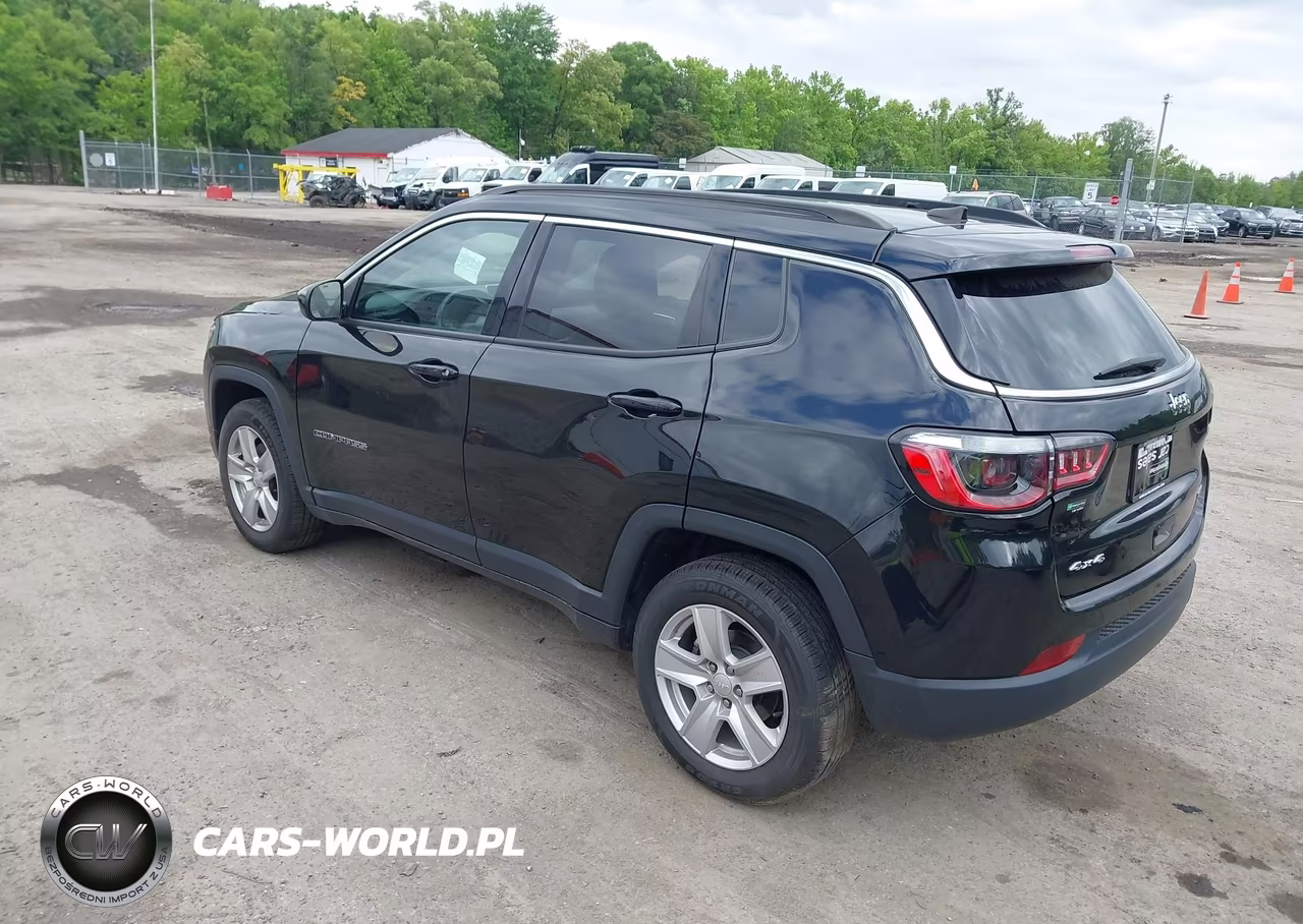 2022 Jeep Compass Latitude 4X4 VIN:3C4NJDBB6NT211593 - 3