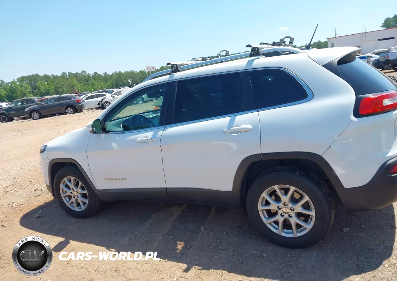 2015 Jeep Cherokee Latitude VIN:1C4PJMCB2FW502966 - 14