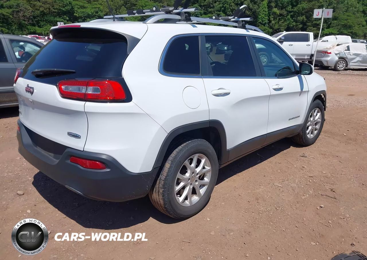 2015 Jeep Cherokee Latitude VIN:1C4PJMCB2FW502966 - 4