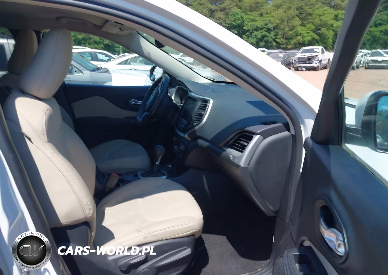 2015 Jeep Cherokee Latitude VIN:1C4PJMCB2FW502966 - 5