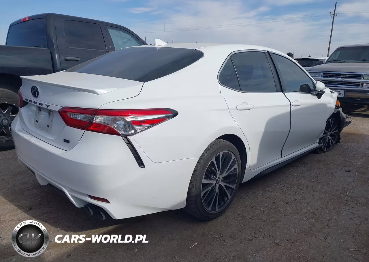 2020 Toyota Camry Se VIN:4T1G11AK1LU510075 - 4