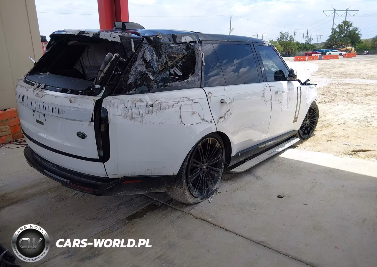 2023 Land Rover Range Rover VIN:SALK1BE73PA009716 - 4
