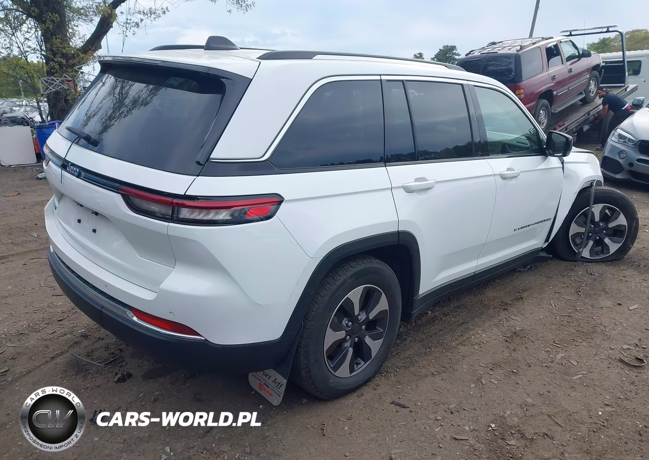 2024 Jeep Grand Cherokee 4Xe VIN:1C4RJYB6XR8942074 - 4