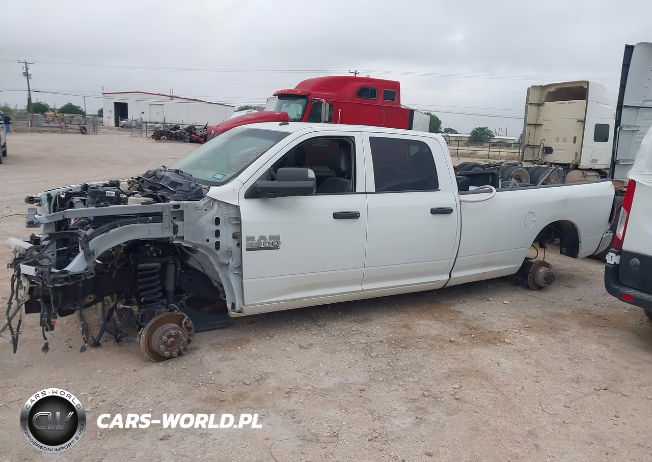 2018 Ram 2500 Tradesman 4X4 8' Box VIN:3C6UR5HL4JG284160 - 14