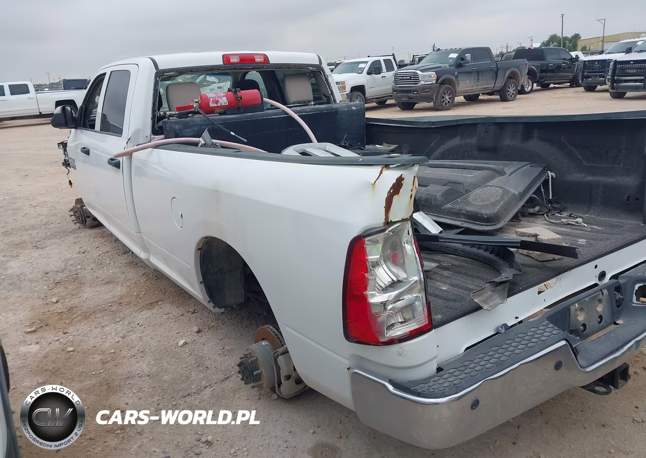 2018 Ram 2500 Tradesman 4X4 8' Box VIN:3C6UR5HL4JG284160 - 3
