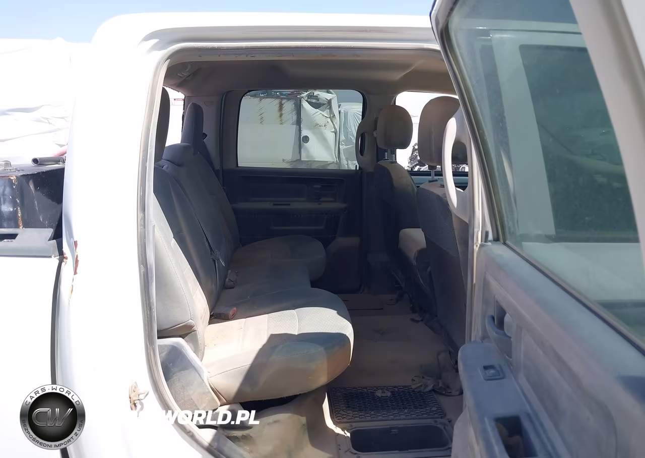 2018 Ram 2500 Tradesman 4X4 8' Box VIN:3C6UR5HL4JG284160 - 8