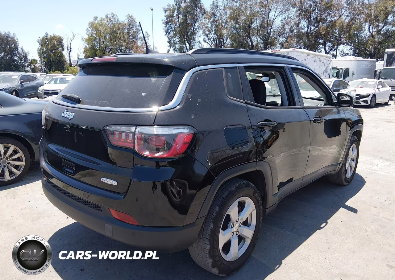 2018 Jeep Compass Latitude Fwd VIN:3C4NJCBB4JT293103 - 4