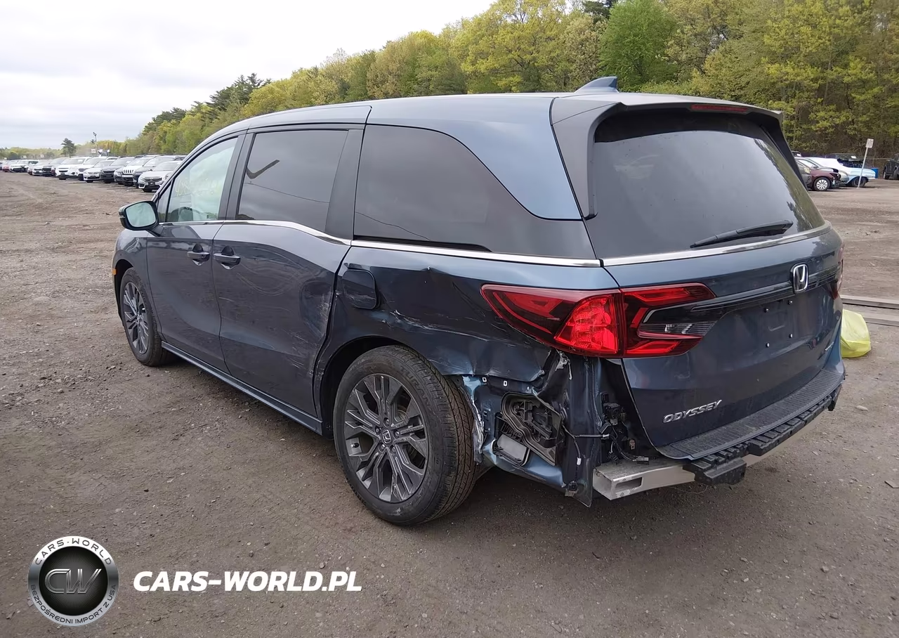 2025 Honda Odyssey Touring VIN:5FNRL6H89SB007304 - 3