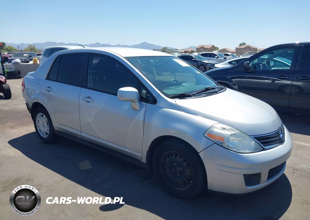 2011 Nissan Versa 1.8S – zdjęcie 1 z 17