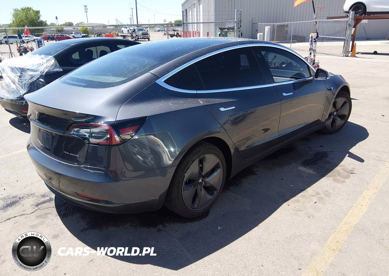 2018 Tesla Model 3 Long Range-Performance VIN:5YJ3E1EB5JF119647 - 4