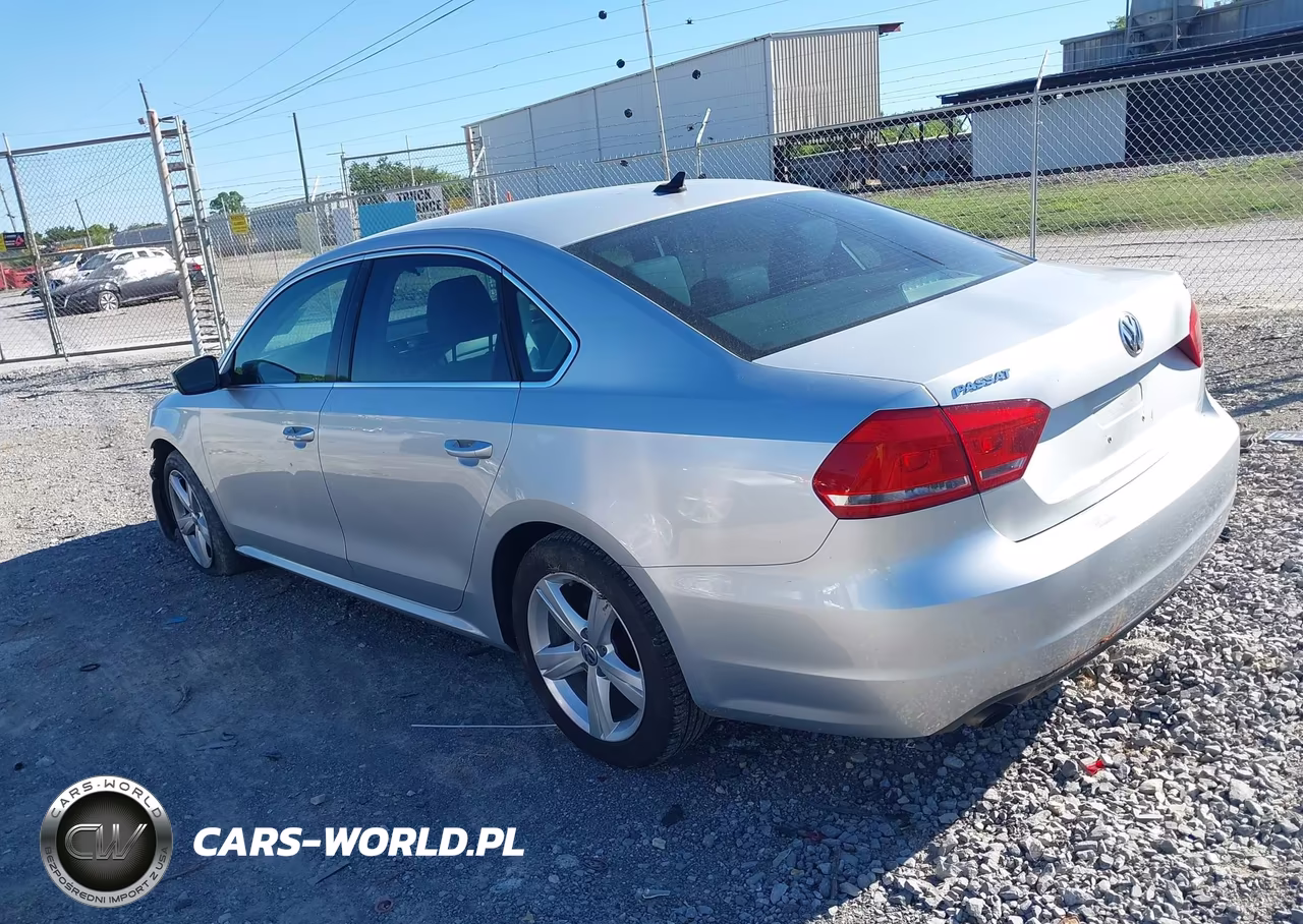 2015 Volkswagen Passat 1.8T Limited Edition VIN:1VWAT7A30FC077503 - 3