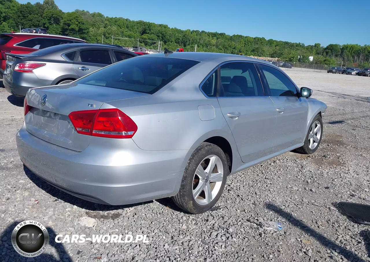 2015 Volkswagen Passat 1.8T Limited Edition VIN:1VWAT7A30FC077503 - 4