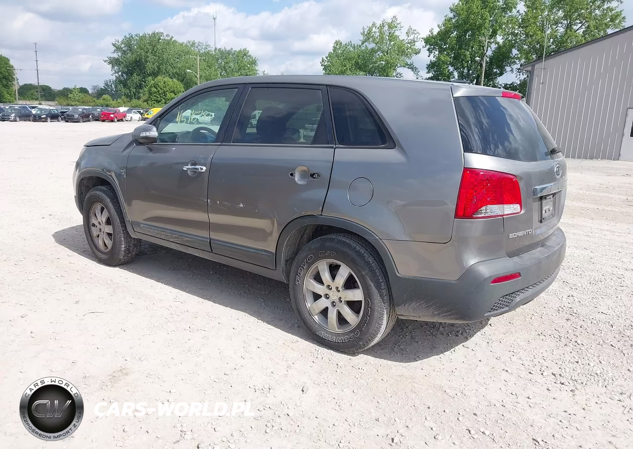 2011 Kia Sorento Lx VIN:5XYKT3A18BG186537 - 3