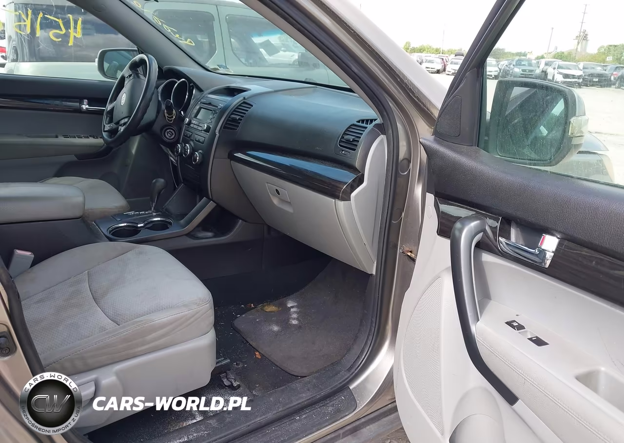 2011 Kia Sorento Lx VIN:5XYKT3A18BG186537 - 5