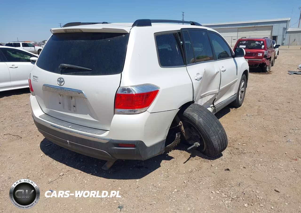 2012 Toyota Highlander Base V6 VIN:5TDZK3EHXCS070477 - 4