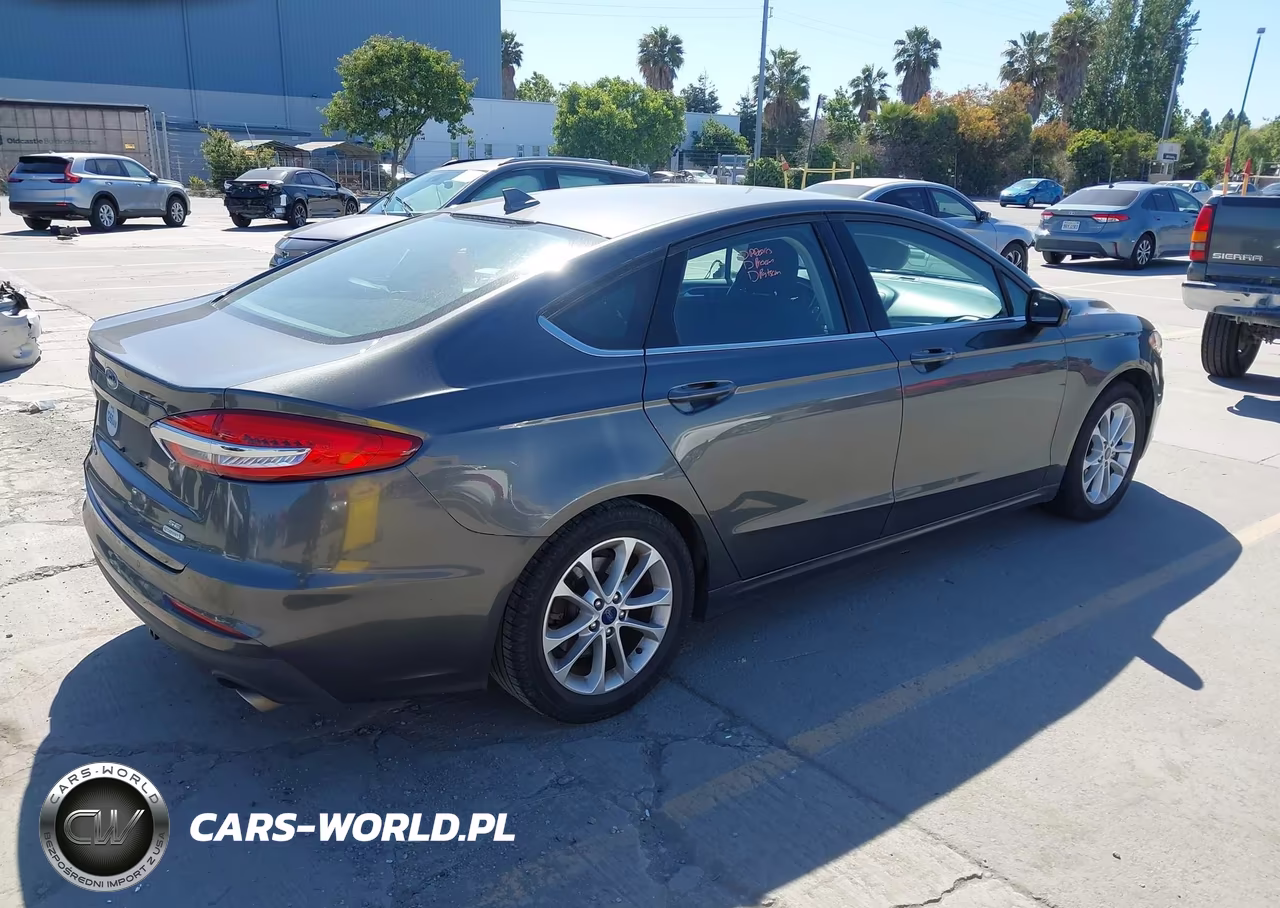 2019 Ford Fusion Se VIN:3FA6P0HD8KR284743 - 4