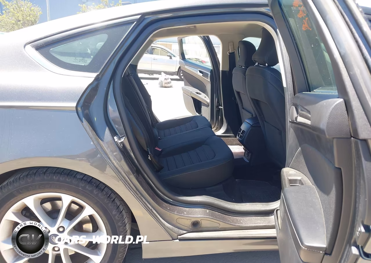 2019 Ford Fusion Se VIN:3FA6P0HD8KR284743 - 8